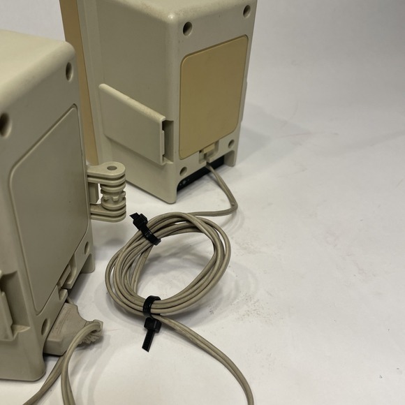 Labtec CS-180 Stereo Computer Speakers System - Picture 9 of 9